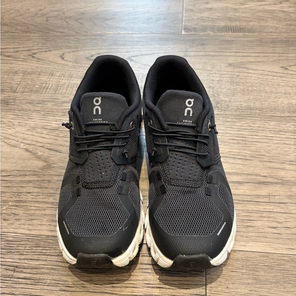 On Womens’s Cloud Black Sneakers- Womens 6.5 - Picture 3 of 6